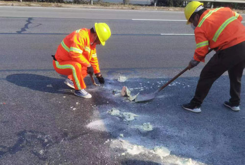 寿县公路下沉注浆加固